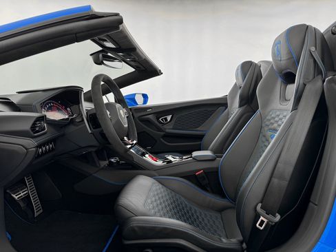 Used 2022 Lamborghini Huracan EVO image 15