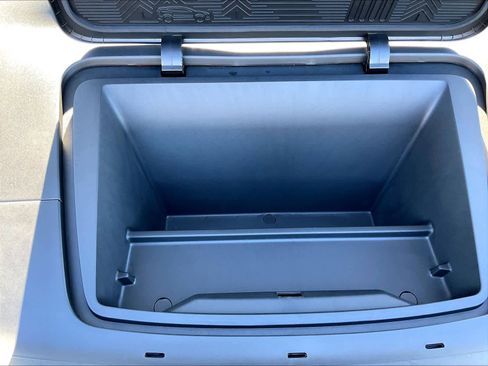 New 2026 Volvo EX30 Ultra w/ Climate Package image 32