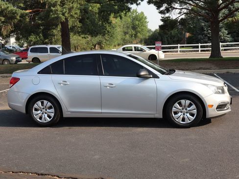 Used 2016 Chevrolet Cruze LS FWD image 3