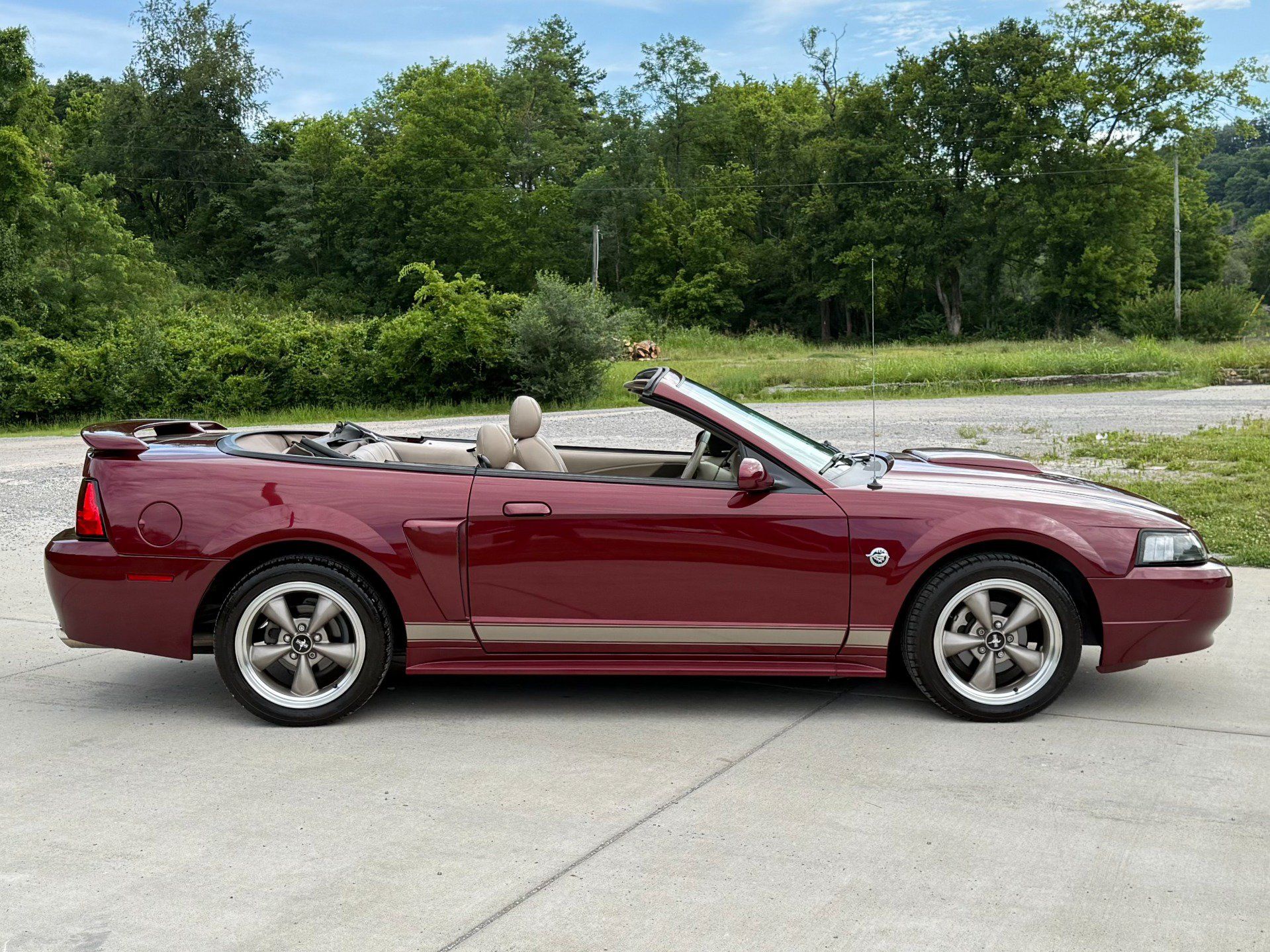 Used 2004 Ford Mustang GT RWD image 7