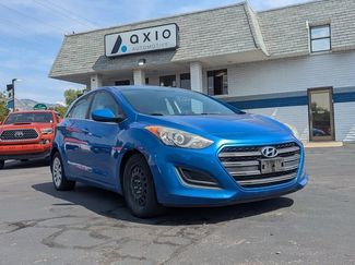 Used 2017 Hyundai Elantra GT image 1