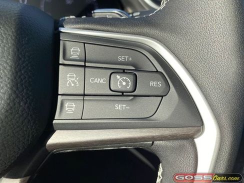 New 2025 Jeep Grand Cherokee Limited w/ Black Appearance Package image 19