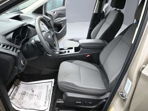Used 2017 Ford Escape SE AWD/4WD image 12