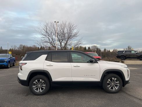 New 2026 Chevrolet Equinox LT w/ Convenience Package II image 3
