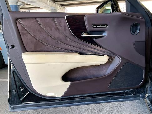 Used 2019 Lexus LS 500 image 21