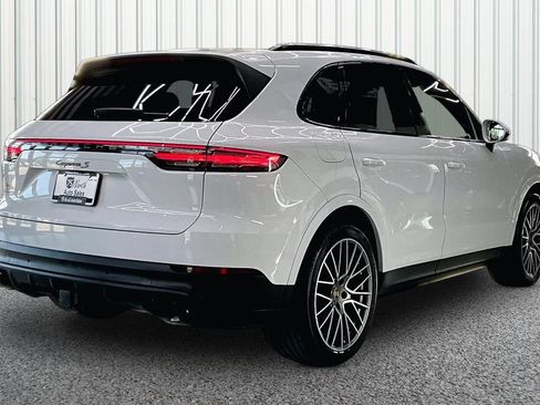 Used 2023 Porsche Cayenne S Platinum AWD/4WD image 6