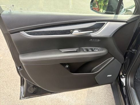 Certified 2023 Cadillac XT5 Premium Luxury AWD/4WD image 3