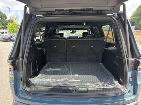 New 2026 Jeep Grand Wagoneer L Limited AWD/4WD image 18
