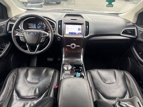 Used 2020 Ford Edge Titanium image 12