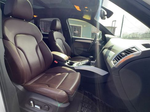 Used 2017 Audi Q5 2.0T Premium Plus w/ Technology Package image 25