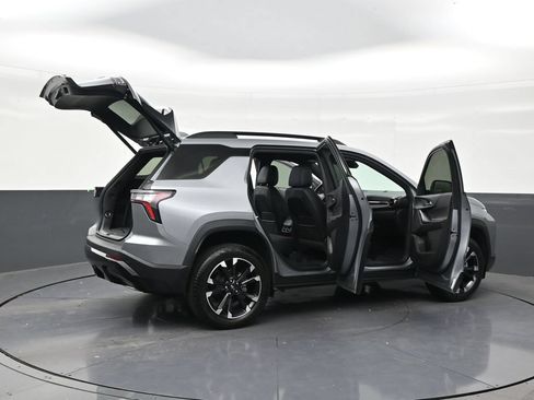 Used 2026 Chevrolet Equinox RS FWD image 28
