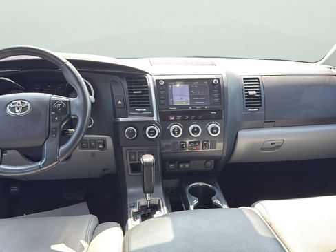 Used 2021 Toyota Sequoia Limited w/ Safety & Convenience Package AWD/4WD image 21