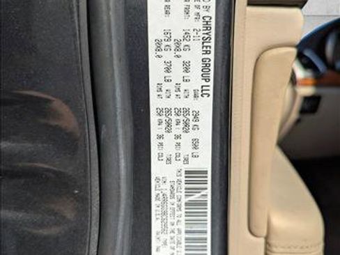 Used 2011 Jeep Grand Cherokee Overland image 25