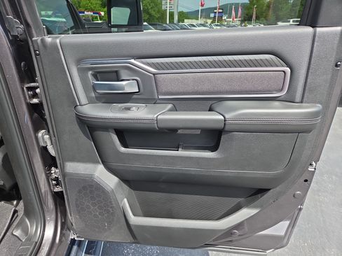 Certified 2025 RAM 2500 Big Horn AWD/4WD image 20