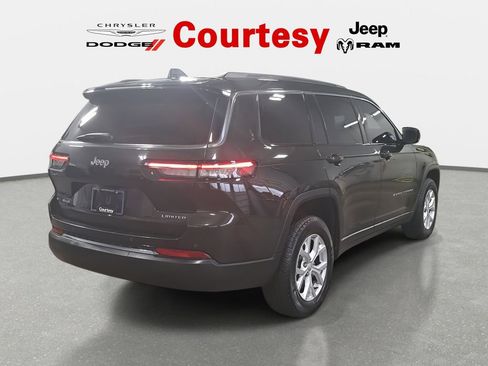 Certified 2023 Jeep Grand Cherokee L Limited image 3