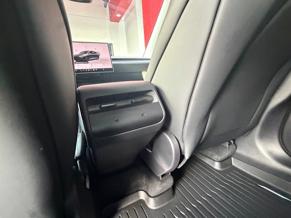 Used 2026 Tesla Model Y AWD image 28