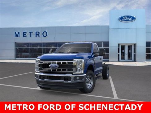 New 2026 Ford F350 XL w/ XL Chrome Package image 3
