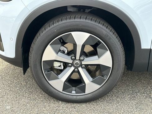 New 2026 Volvo XC40 B5 Plus w/ Protection Package Premier image 8