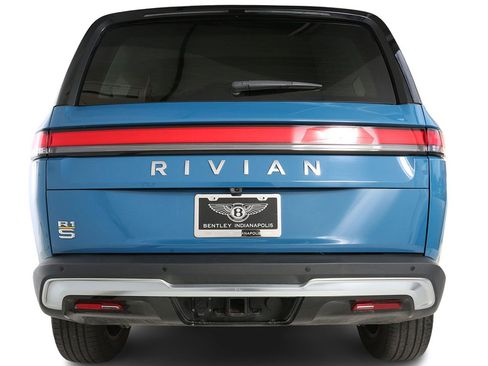 Used 2024 Rivian R1S Adventure AWD/4WD image 9