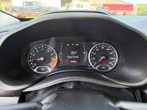 Used 2016 Jeep Renegade 75th Anniversary AWD/4WD image 18