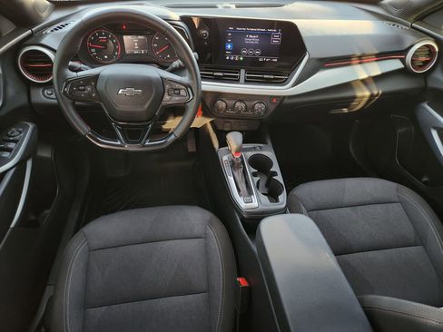 Used 2024 Chevrolet Trax RS w/ Driver Confidence Package image 30