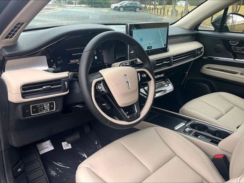 New 2026 Lincoln Corsair Premiere image 6