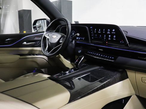 Used 2022 Cadillac Escalade ESV Premium Luxury image 31