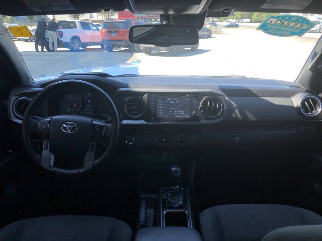 Used 2018 Toyota Tacoma TRD Sport RWD image 18