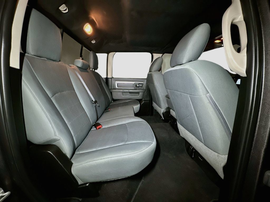 Used 2019 RAM 1500 Classic SLT AWD/4WD image 35