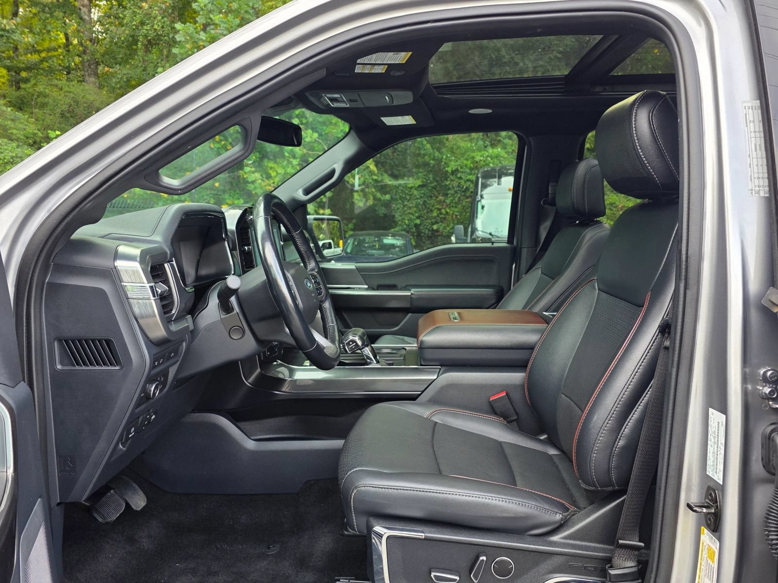 Used 2022 Ford F150 Lariat w/ Equipment Group 502A High AWD/4WD image 11