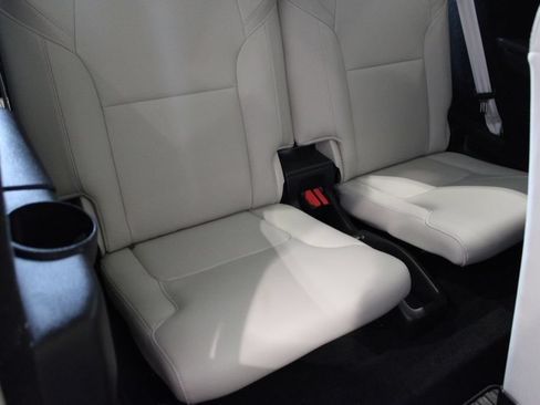 Used 2020 Volvo XC90 T6 Momentum w/ Protection Package Premier AWD/4WD image 25