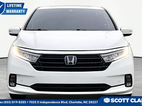 Used 2024 Honda Odyssey Elite image 2