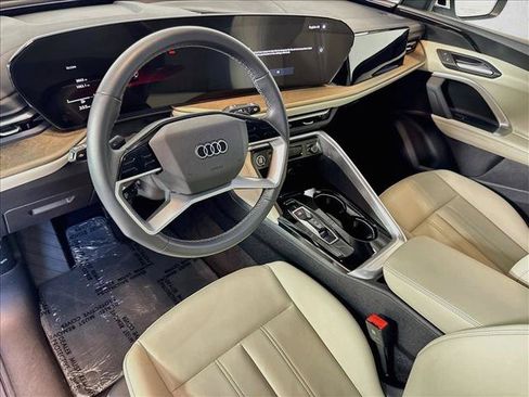 Used 2025 Audi Q5 Premium AWD/4WD image 9