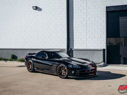 Used 2004 Dodge Viper SRT-10 image 35