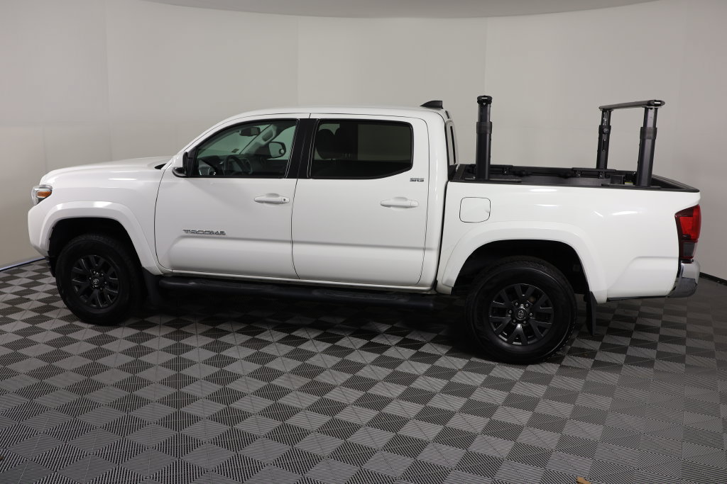 Used 2023 Toyota Tacoma SR5 AWD/4WD image 5