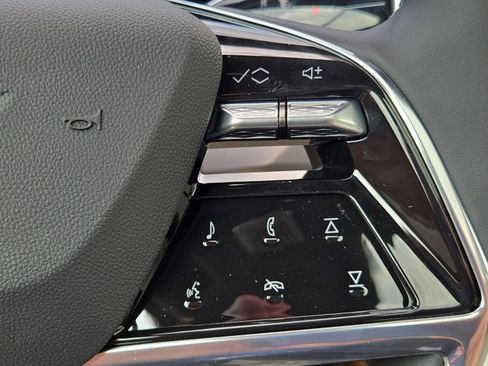 New 2026 Cadillac Vistiq Sport image 27