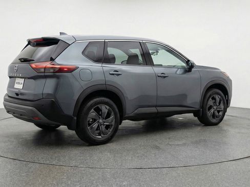 Used 2025 Nissan Rogue SV AWD/4WD image 9