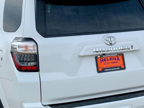 Used 2022 Toyota 4Runner SR5 Premium image 13