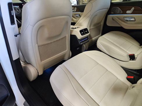 Used 2024 Mercedes-Benz GLS 450 4MATIC image 24