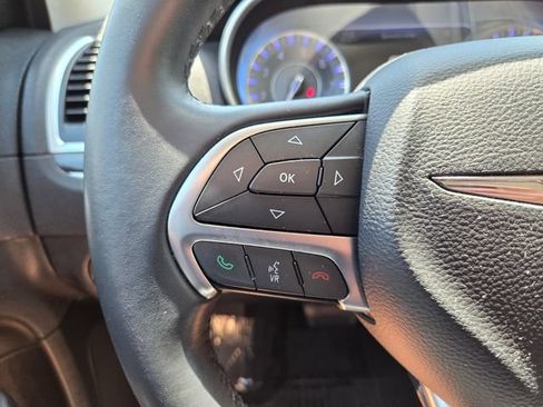 Used 2015 Chrysler 300 Limited RWD image 27