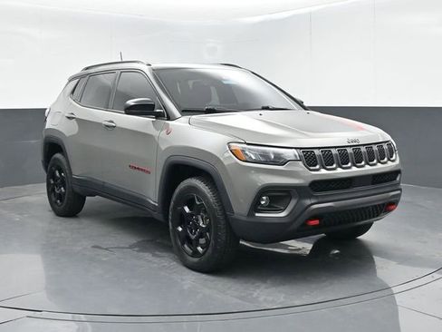 Used 2023 Jeep Compass Trailhawk AWD/4WD image 1