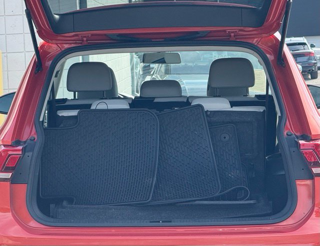 Used 2019 Volkswagen Tiguan SE AWD/4WD image 36