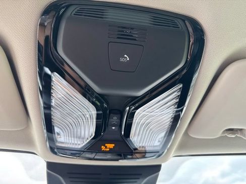 Used 2026 BMW X7 xDrive40i AWD/4WD image 89