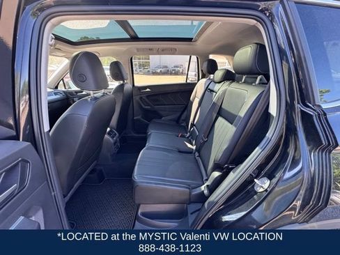 Certified 2022 Volkswagen Tiguan SE w/ Panoramic Sunroof Package AWD/4WD image 10