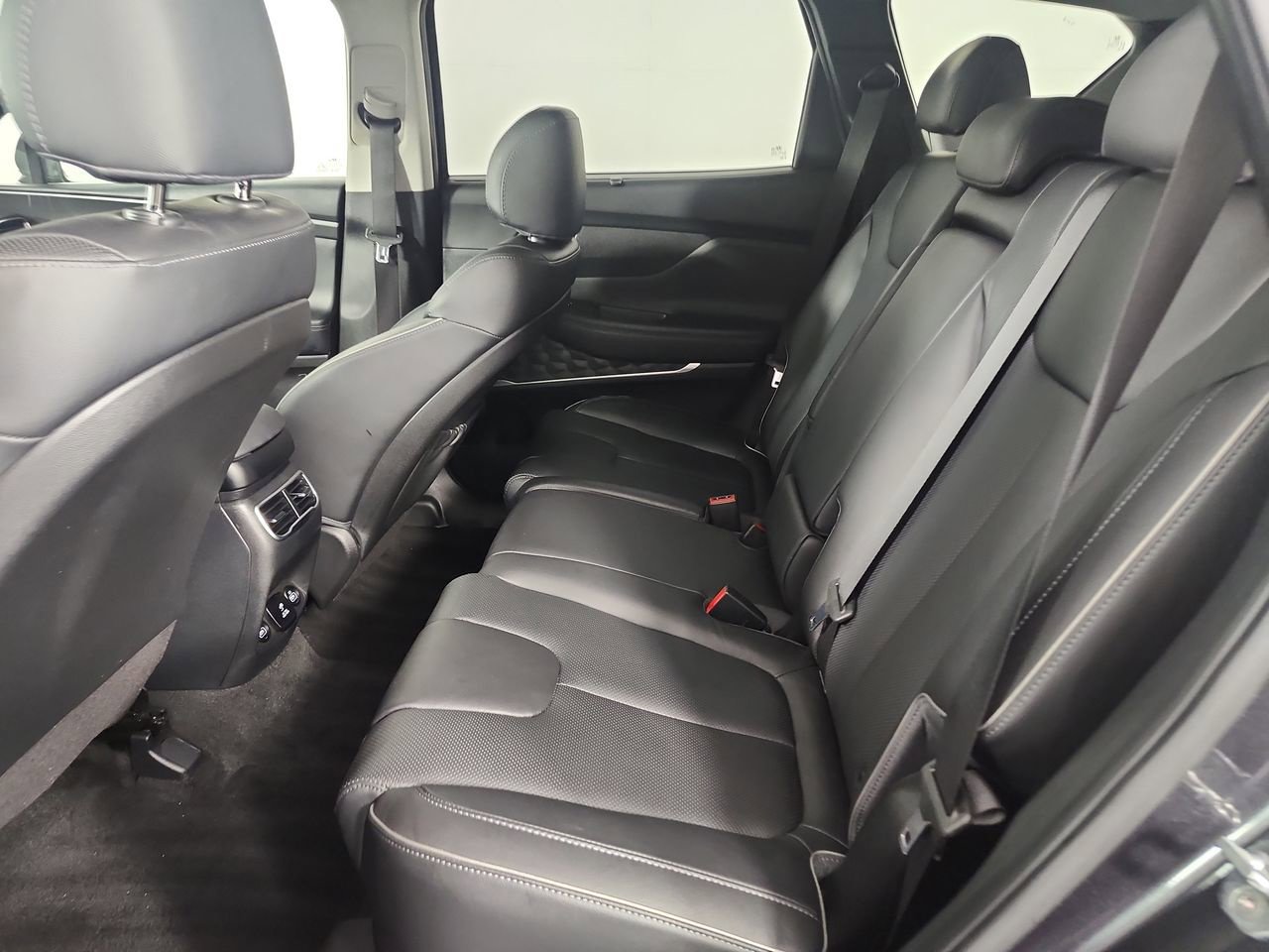 Used 2022 Hyundai Santa Fe Limited AWD/4WD image 24