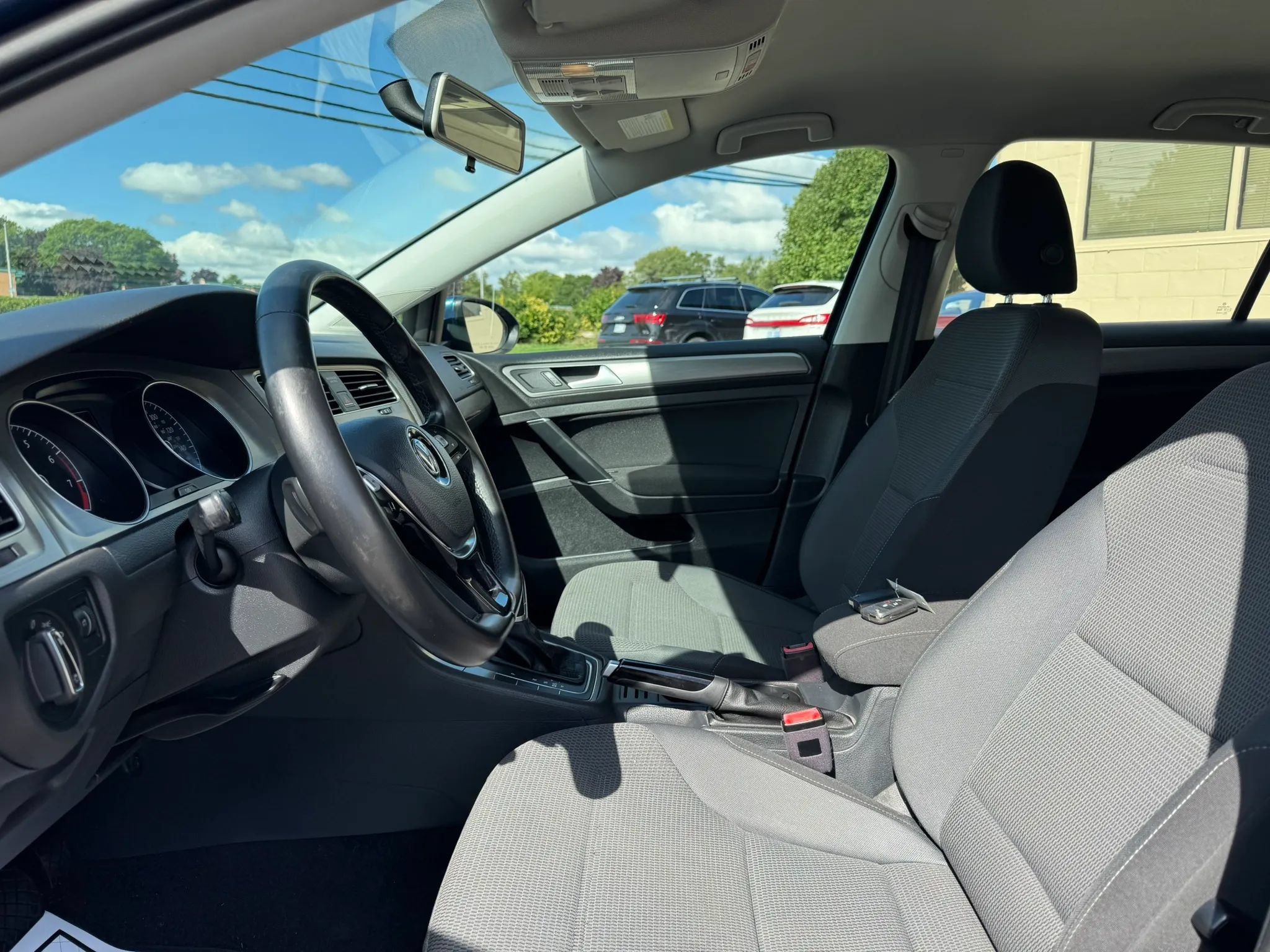 Used 2017 Volkswagen Golf SEL FWD image 19