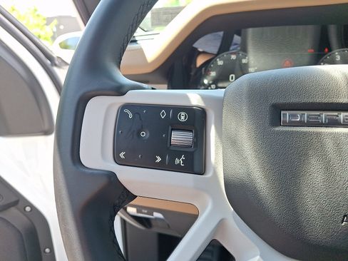 Used 2025 Land Rover Defender 110 X-Dynamic SE AWD/4WD image 21
