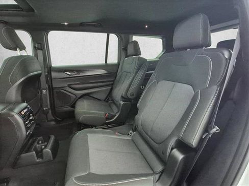 Used 2025 Jeep Grand Cherokee L Laredo w/ Luxury Tech Group I RWD image 19