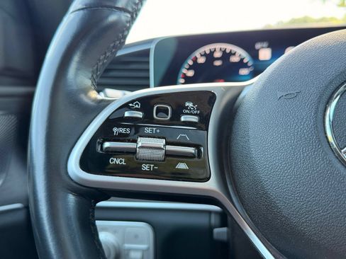 Used 2021 Mercedes-Benz GLS 450 4MATIC image 25