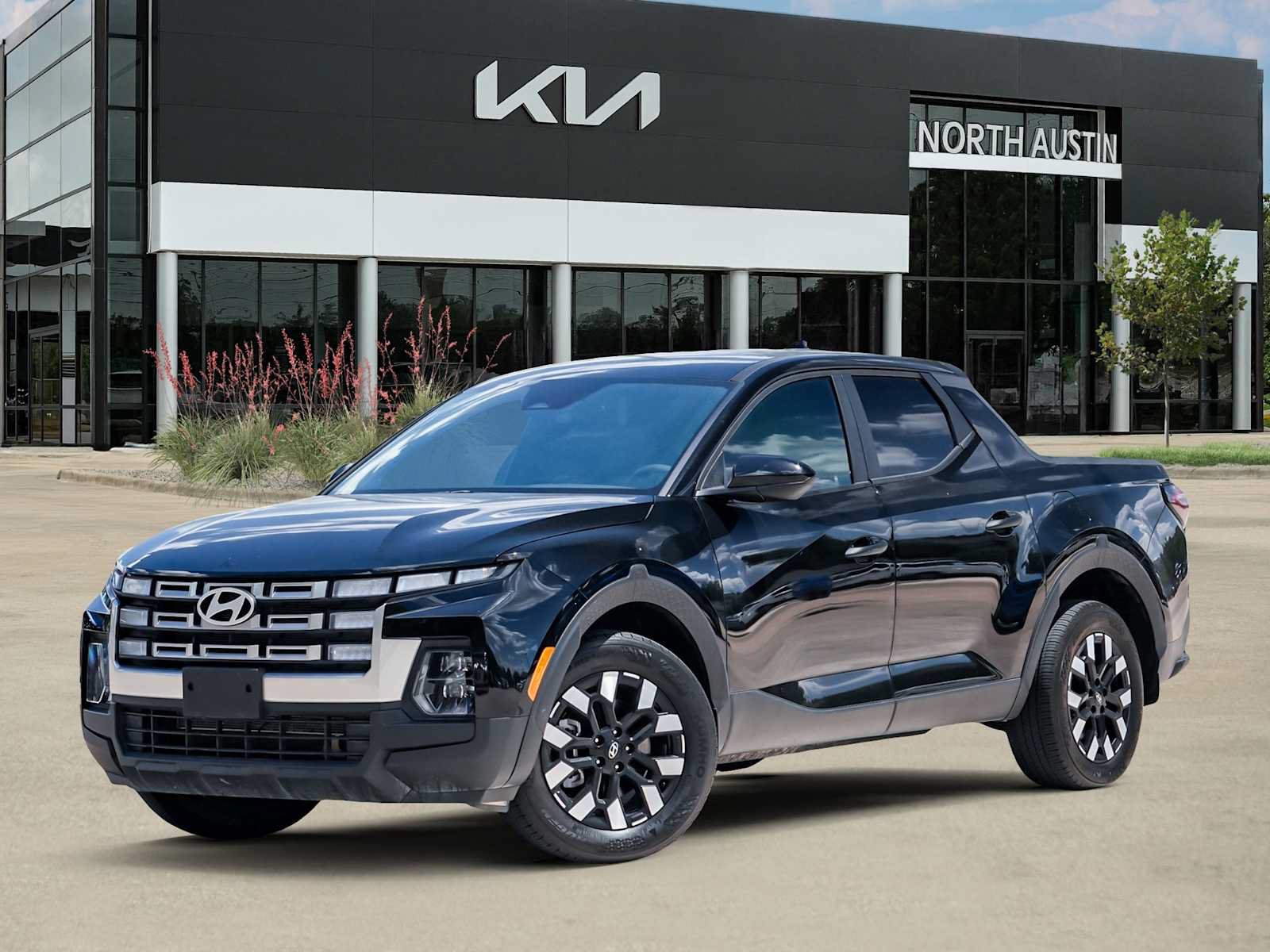 Used 2025 Hyundai Santa Cruz SE FWD image 1